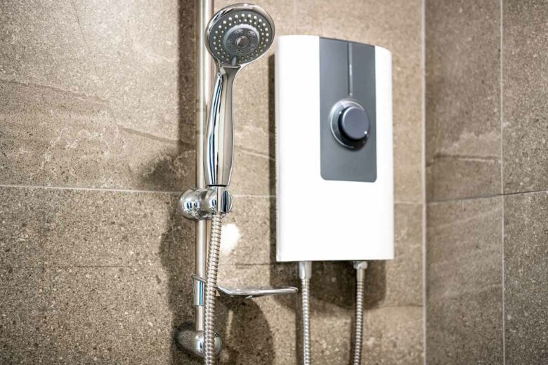 Un chauffe-eau instantané pour passer des heures sous la douche sans se soucier du ballon d'eau chaude.