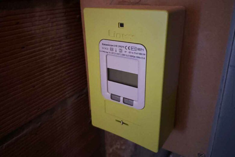 Un compteur Linky qui alimente un logement en électricité.