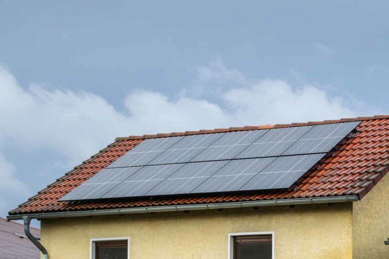 La surface de panneaux solaires sur votre toit doit être étudiée en fonction de vos besoins.