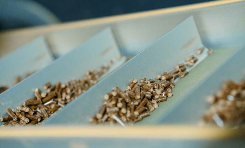 Détail d'une machine de production de pellets.