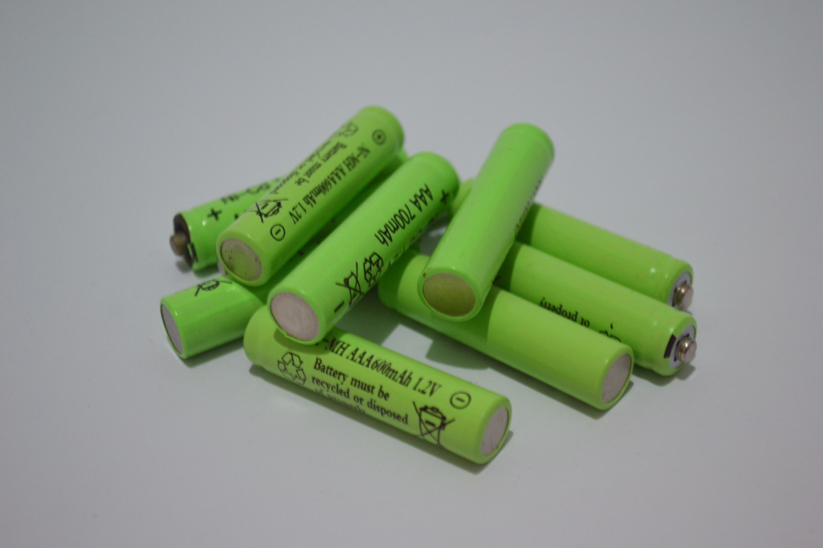 Comment recharger des piles non rechargeables, dites piles jetables? - Tout  allant vert, le guide des produits écolos et bios