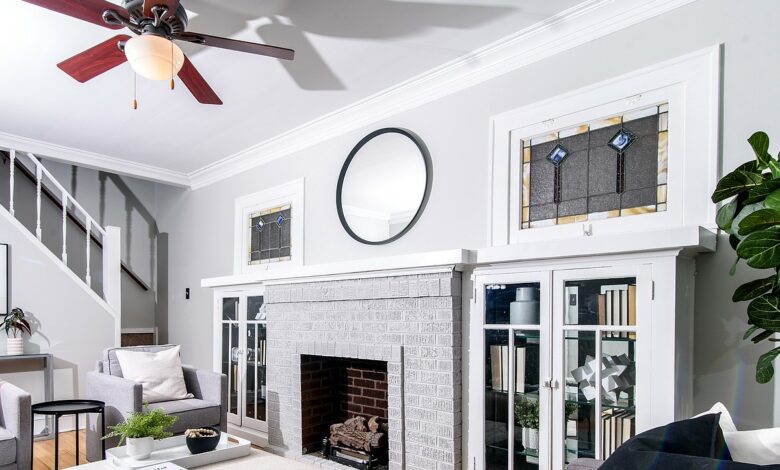 Répartition optimisée de la chaleur du poêle grâce au ventilateur de plafond réversible.