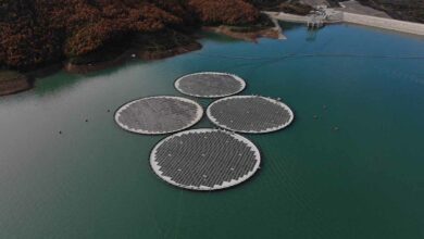 Les plates-formes solaires flottantes déployées en Albanie.