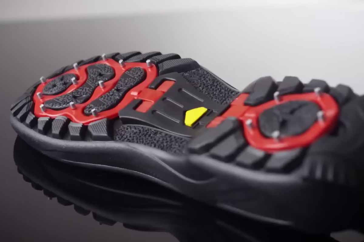 OCsystem, l'invention de chaussures avec crampons intégrés et amovibles  pour affronter l'hiver - NeozOne