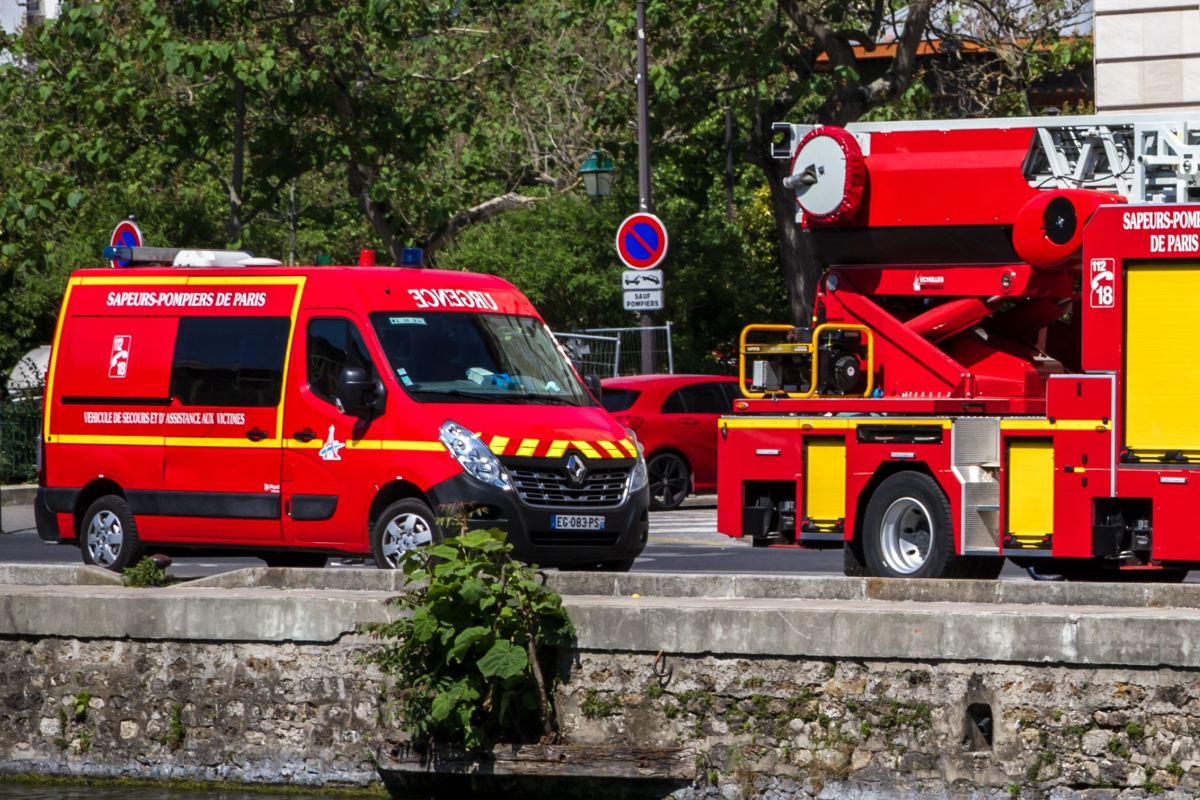 Une lycéenne invente une planche pour faciliter le travail des pompiers.