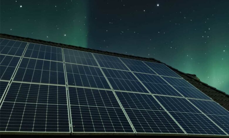 Et si les panneaux solaires produisaient de l'électricité une fois la nuit tombée.