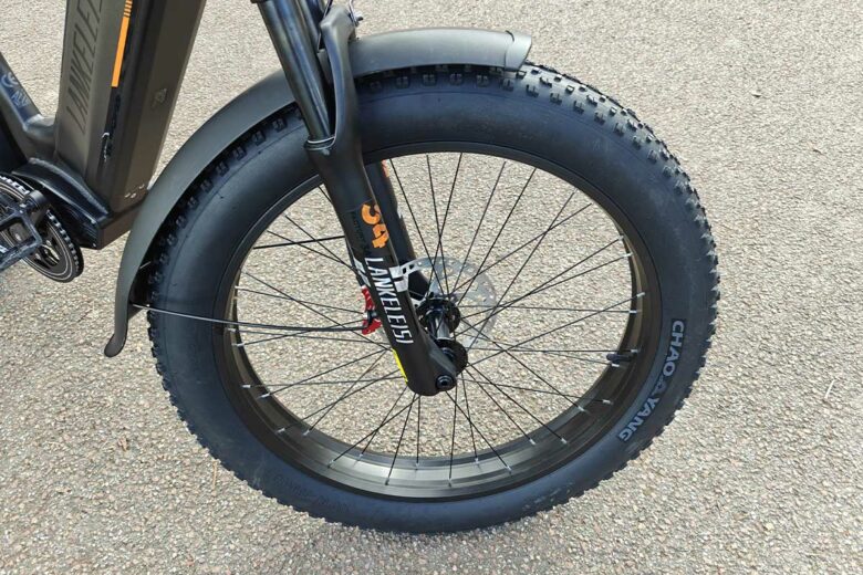 Des pneus (fat bike) de 26".