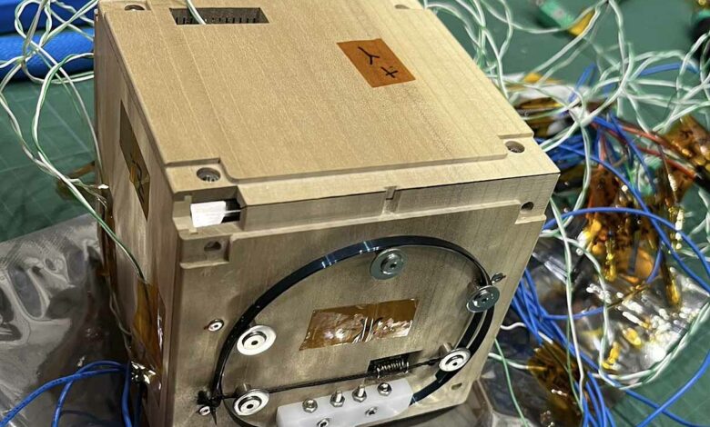 Le projet de satellite en bois de l'université de Kyoto au Japon.