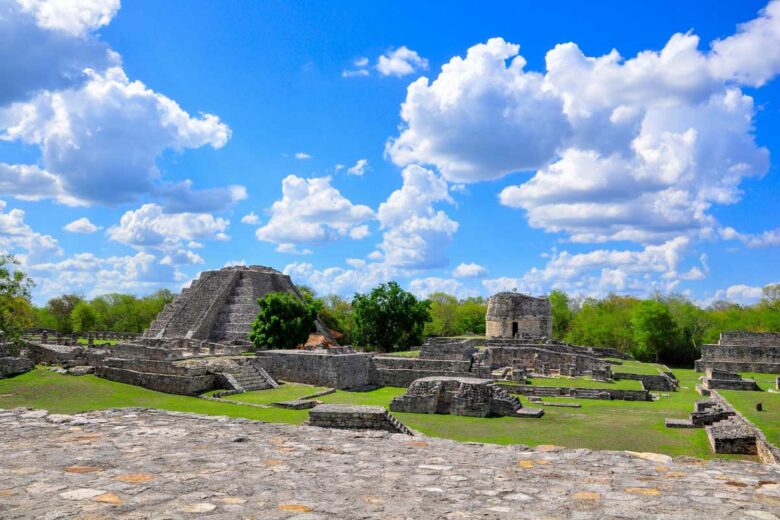 Ruines de Mayapan (Mayapán), zone archéologique de la ville maya près de Mérida, péninsule du Yucatan, Mexique.