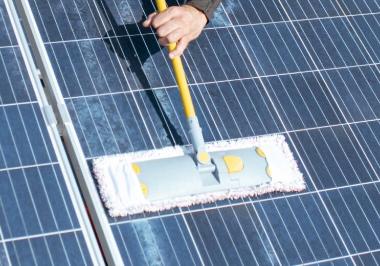 Comment faire l'entretien des panneaux solaires ?