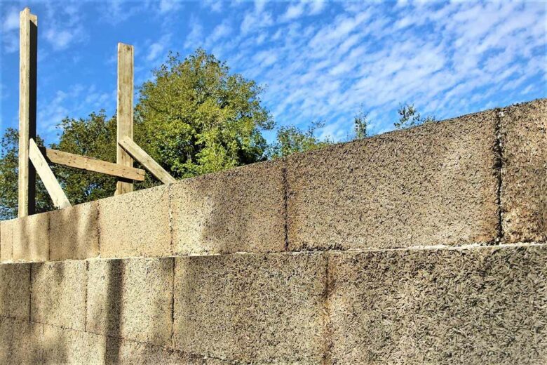 Des blocs de béton de chanvre utilisés pour la construction.