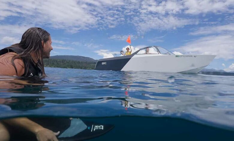 Le bateau Arc Sport est doté d'un moteur électrique de 570 ch et d'une batterie de 226 KWh.