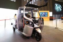 Le Surge 32 est un scooter électrique modulable en un tricycle.