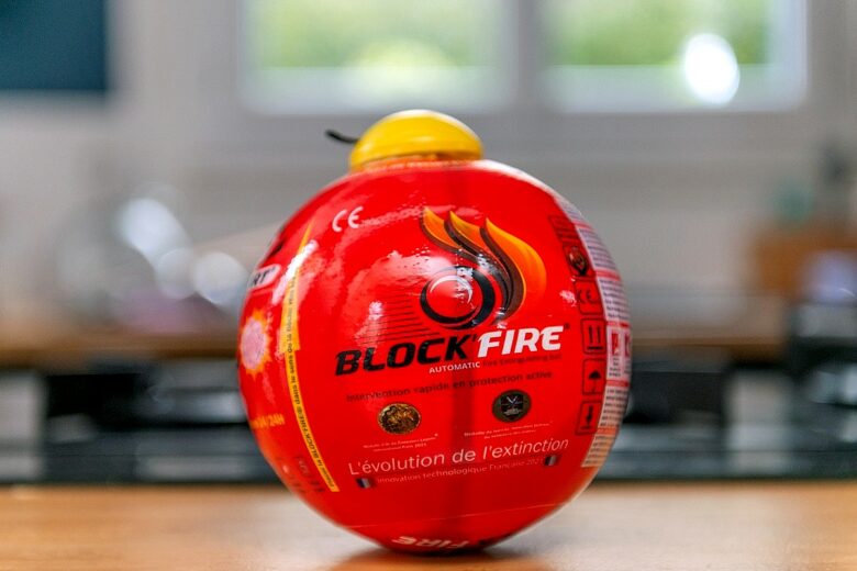 Élu produit de l'année 2024 par 10 000 consommateurs, le Block’Fire offre une alternative novatrice aux extincteurs traditionnels.