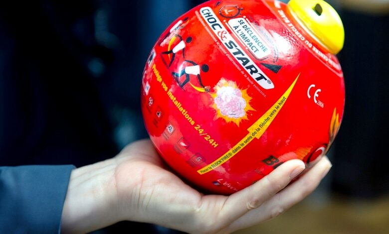 Le Block’Fire, véritable boule d'extinction révolutionnaire, est conçu pour neutraliser et éteindre instantanément les feux de classe A, B et C.