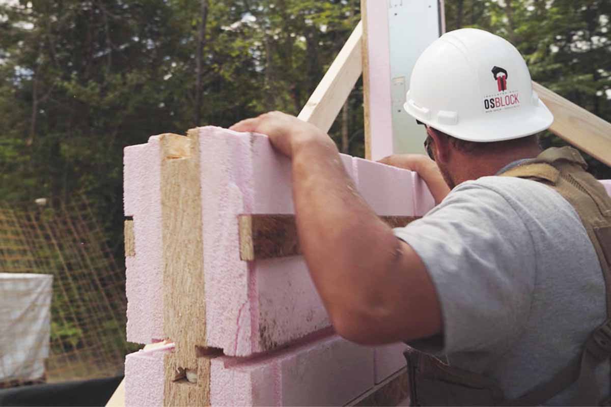 L'assemblage des blocs de construction Osblock est simple et rapide.