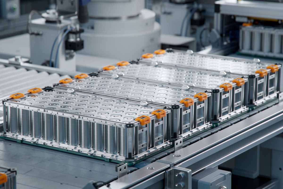 Modules de batterie haute tension lithium-ion pour véhicule électrique ou voiture hybride.
