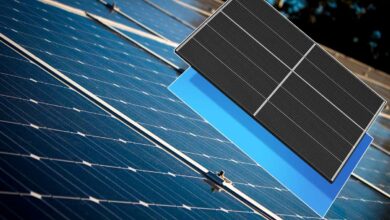 Le Coolsheet se fixe à l'arrière de la plupart des panneaux photovoltaïques existants rapidement et en toute sécurité. Conçu pour être léger, il offre une excellente efficacité de transfert de chaleur.