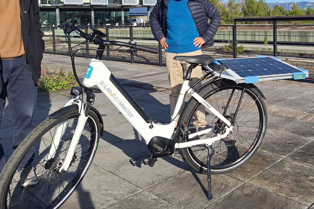 Le prototype du vélo électrique solaire de MOVING POWER LAB, le Solar Commuter.