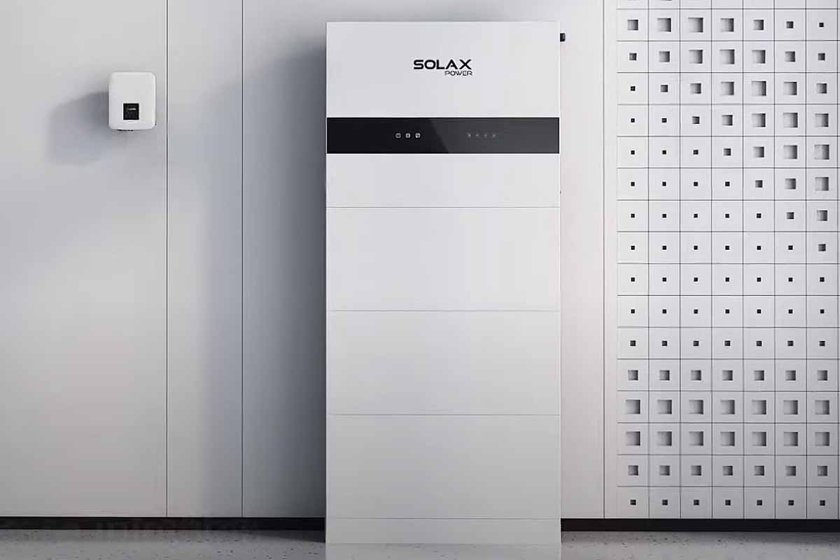 SolaX Power dévoile sa nouvelle gamme de batteries, les X1-IES et X3-IES.