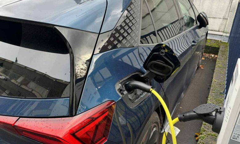 Combien coute une recharge d'un VE suite à l'augmentation des tarifs de l'électricité ?