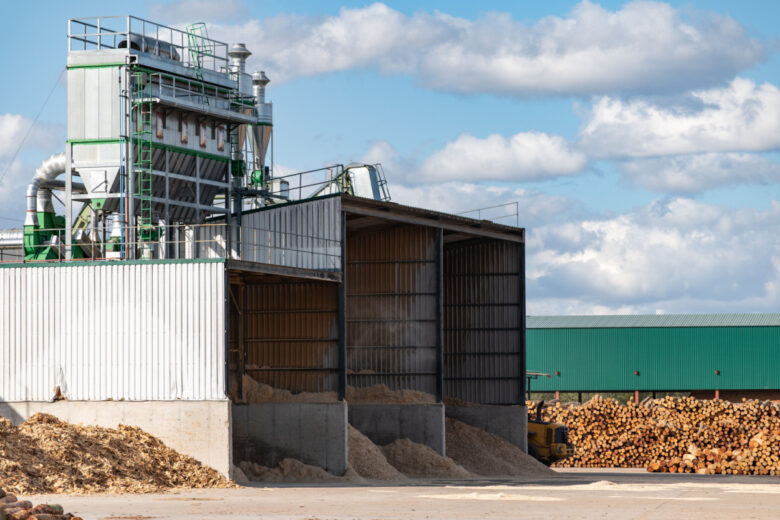 Une industrie de transformation du bois pour la fabrication de pellets.