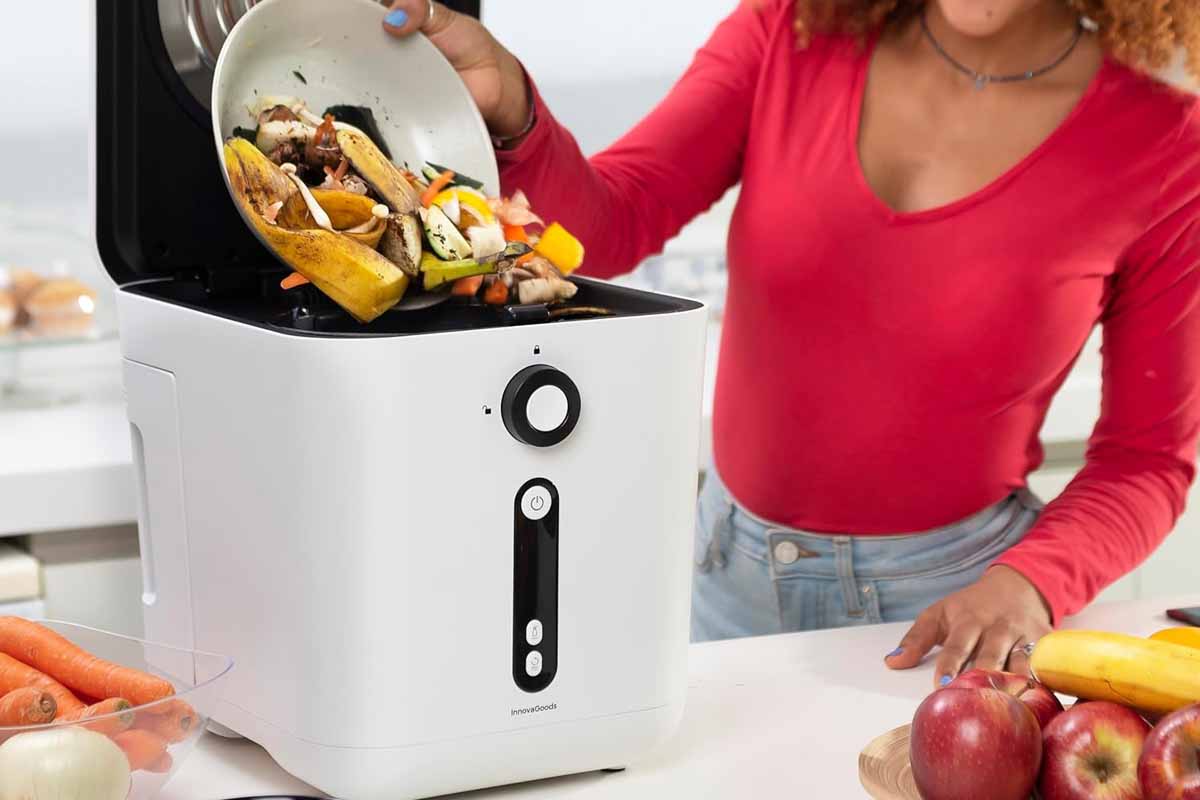 Quelle solution adopter pour trier ses déchets alimentaires ? Ici, un composteur électrique.