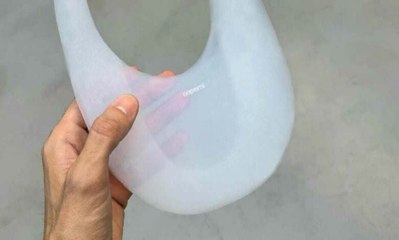 Quel est donc cet étrange sac présenté par Coperni lors de la fashion week ?