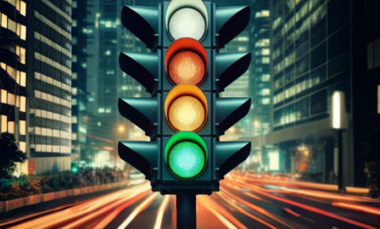 Des chercheurs estiment qu'ajouter une couleur à nos feux tricolores serait bénéfique pour le trafic et la sécurité des véhicules et des piétons.