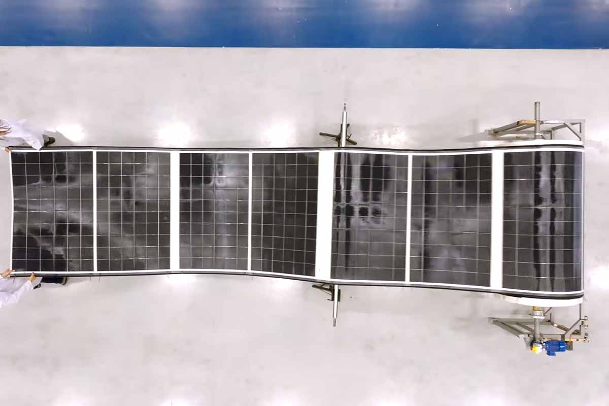 Le film solaire Apollo-Power est fabriqué et conditionné en rouleaux.