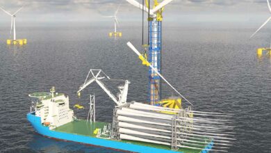 Remplacement d'une pale d'éolienne offshore.