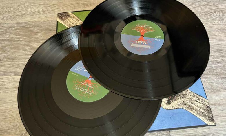 Les disques vinyles à l'ancienne sont fabriqués à partir de PVC.