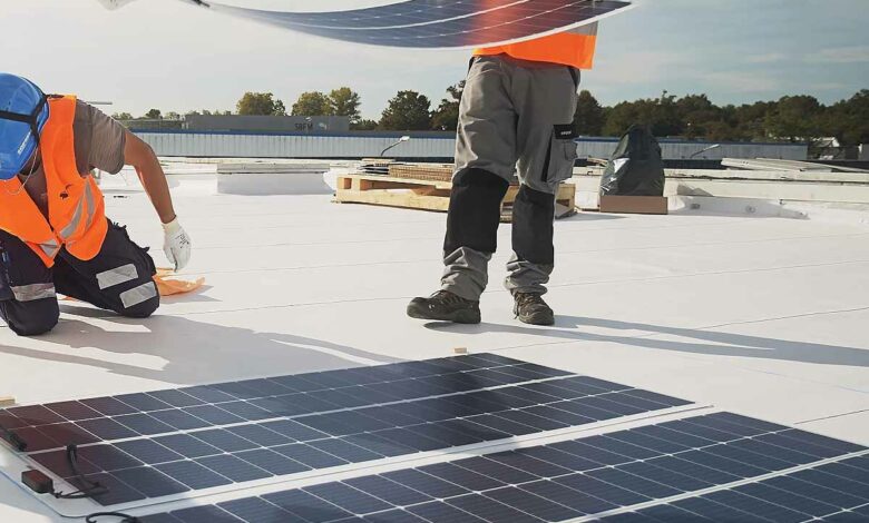 Le système Soprasolar Flex, des panneaux solaires souples et légers pour des toitures à faible portance.