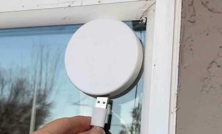 Les appareils disposant d'une alimentation par un port USB peuvent être branchés.
