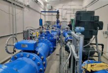Système de production d'électricité grâce au surplus de pression du réseau d'eau à Anchorage.