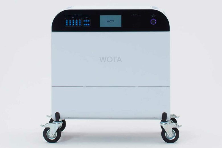 La station d'épuration WOTA BOX permet d'utiliser l'eau à tout moment et en tout lieu, même dans les endroits où l'eau courante n'est pas disponible.