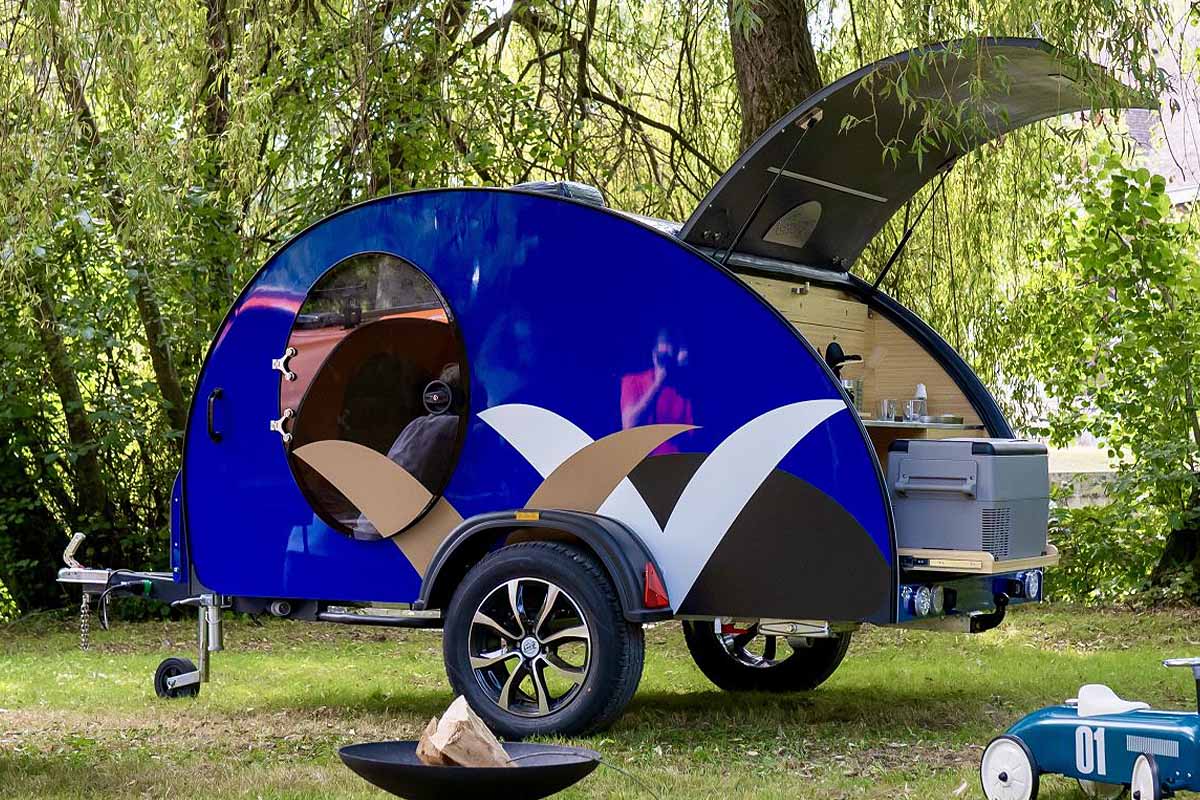 La Cosymobil est une mini caravane teardrop tout confort.