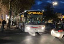 Un bus photographié près de la place Bellecour dans le second arrondissement de Lyon.