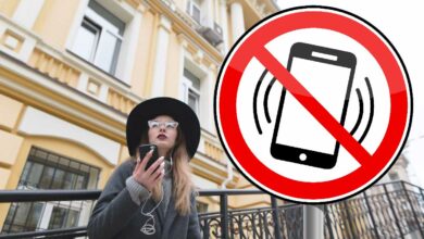 Dans cette commune, il est interdit d'utiliser son smartphone dans l'espace public.