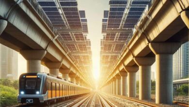 Une étude suggère d'installer des panneaux solaires le long des autoroutes et chemins de fer pour atteindre l'objectif de production d'électricité décarbonée.