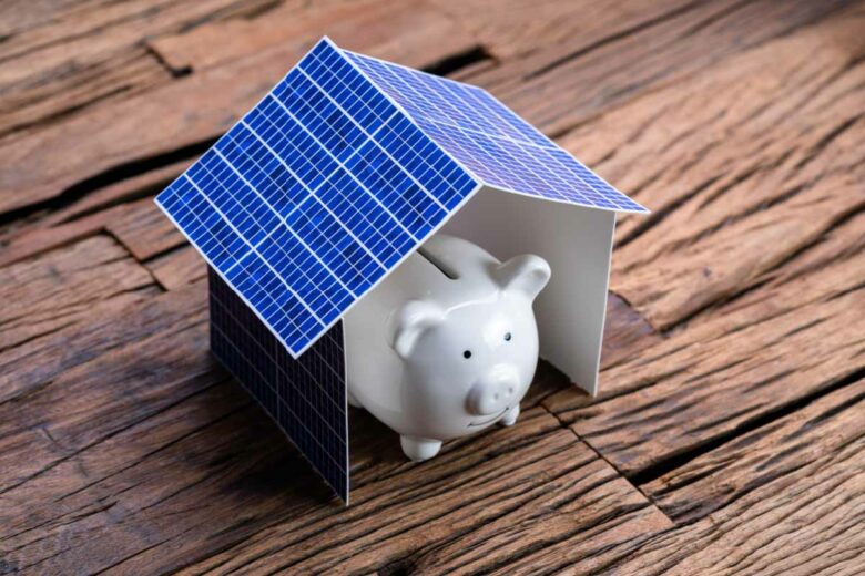 Le cout d'une installation solaire est un investissement important et tous les foyers ne peuvent pas se le permettre.