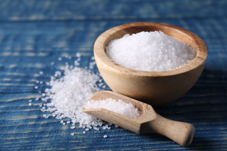 Une coupelle de gros sel permet d'absorber l'humidité naturellement.