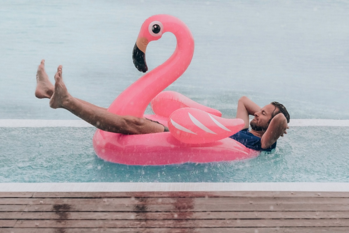 Avez-vous déjà pensé à remplir votre piscine avec de l'eau de pluie ?