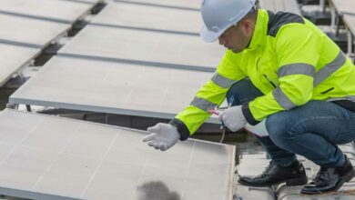 En développant une solution d'entretien et de maintenance des panneaux solaires, ce projet vise à améliorer la durabilité des systèmes de production d'énergie solaire.