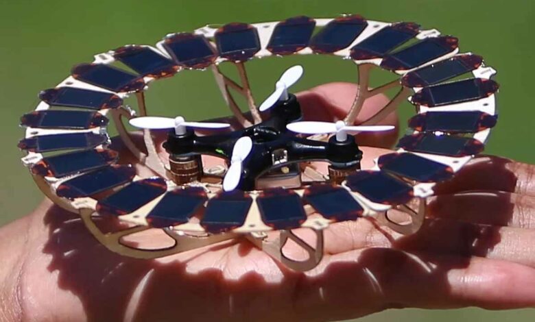 Un drone alimenté par l'énergie solaire grâce à des cellules ultrafines.