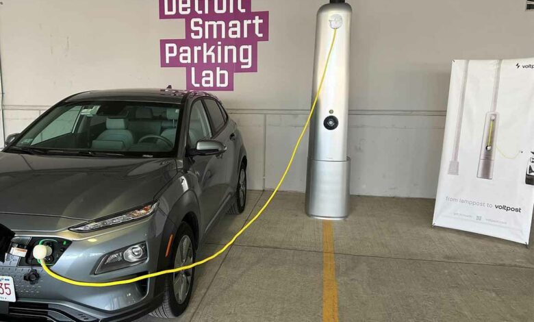 Ce système de borne adaptée sur un lampadaire est actuellement en phase de test.
