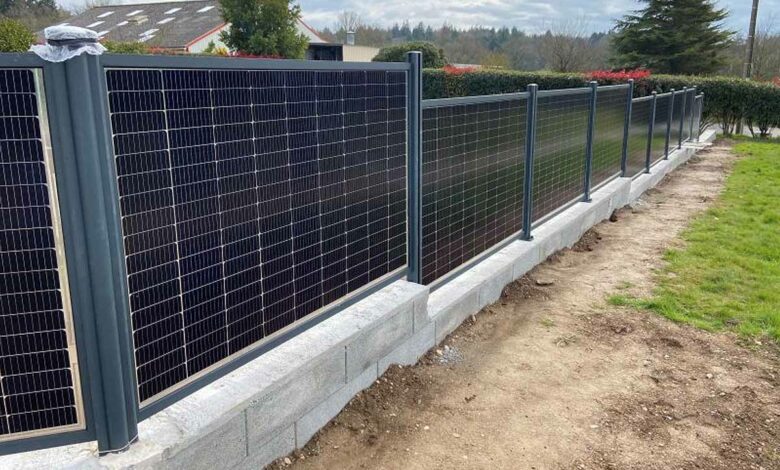 Des panneaux photovoltaïques bifaciaux en guise de clôture, pratique et esthétique.