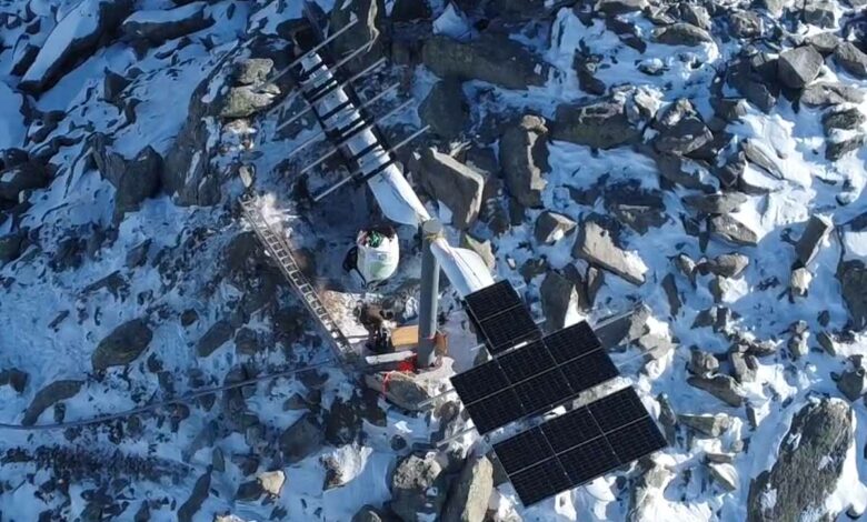 Turn2sun recycle des pales d'éoliennes pour installer des panneaux solaires dans les montagnes Suisse.