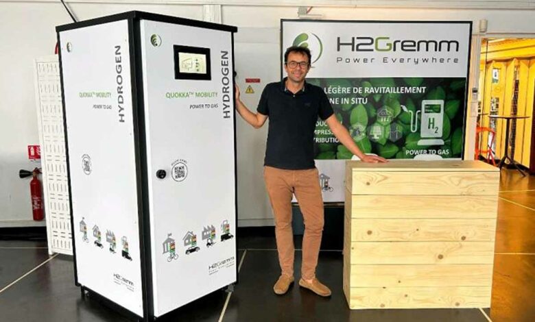 Présentation de l'électrolyseur H2Gremm lors d'une exposition.