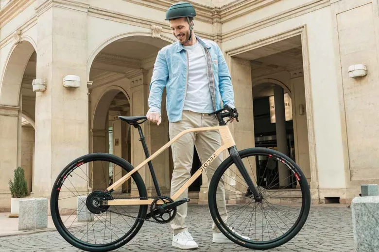 Ce vélo électrique est le plus léger du monde avec son cadre en bambou.